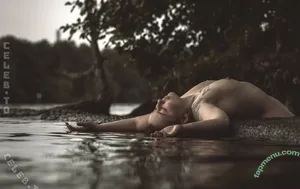 Richtigunkreativ nude photo #0067