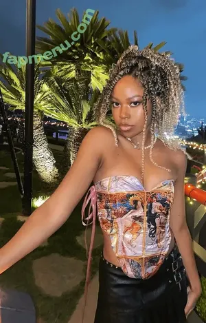 Riele Downs / rieledowns nude photo #0016