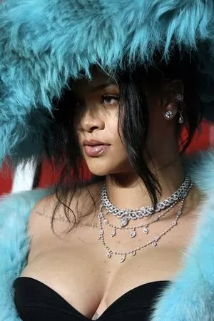 Rihanna / badgalriri nude photo #3827