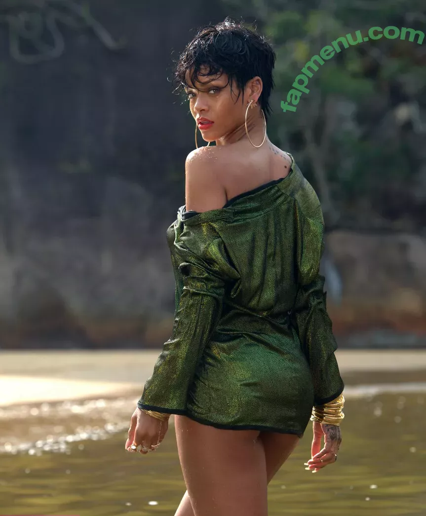 Rihanna nude photo #3990 (badgalriri)