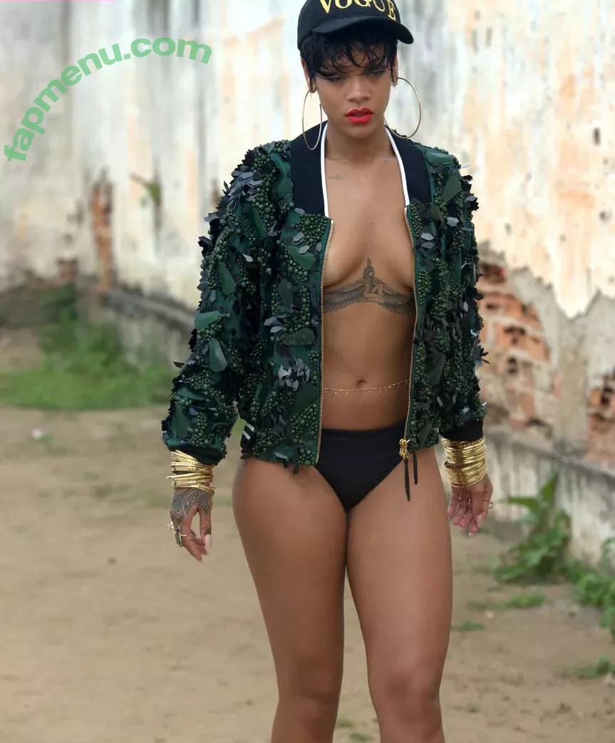 Rihanna nude photo #3993 (badgalriri)