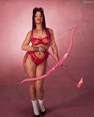 Rihanna / badgalriri nude photo #4107