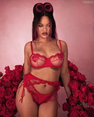 Rihanna / badgalriri nude photo #4108