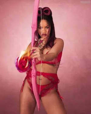 Rihanna / badgalriri nude photo #4109