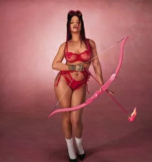 Rihanna / badgalriri nude photo #4118