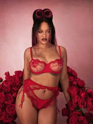 Rihanna / badgalriri nude photo #4119