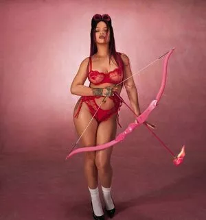 Rihanna / badgalriri nude photo #4120