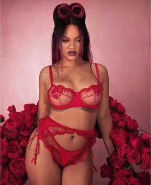 Rihanna / badgalriri nude photo #4121