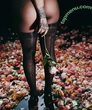 Rihanna / badgalriri nude photo #4150