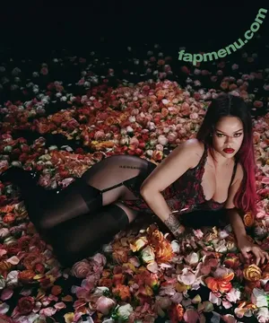 Rihanna / badgalriri nude photo #4152