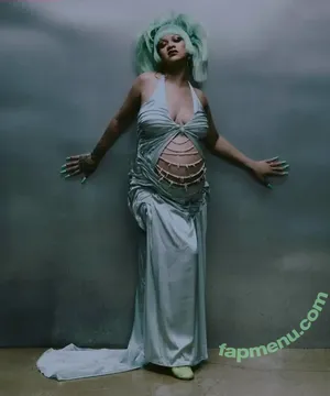 Rihanna / badgalriri nude photo #4644