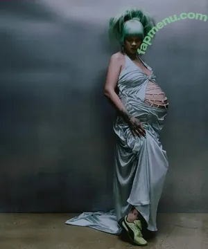 Rihanna / badgalriri nude photo #4645