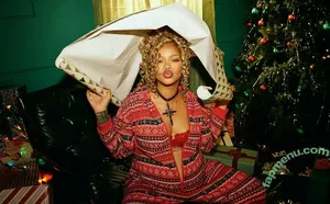 Rihanna / badgalriri nude photo #4656
