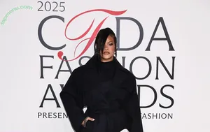 Rihanna / badgalriri nude photo #4699