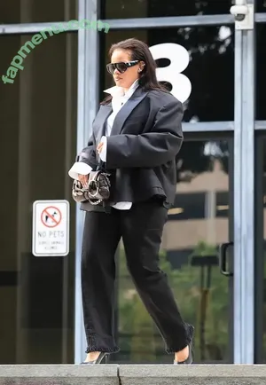 Rihanna / badgalriri nude photo #4709