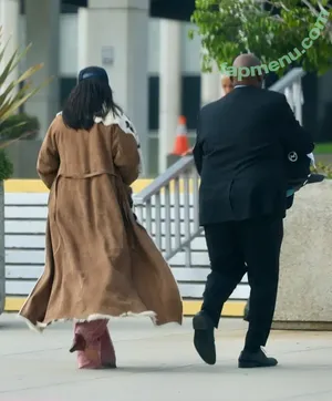 Rihanna / badgalriri nude photo #4718