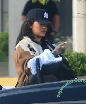 Rihanna / badgalriri nude photo #4720