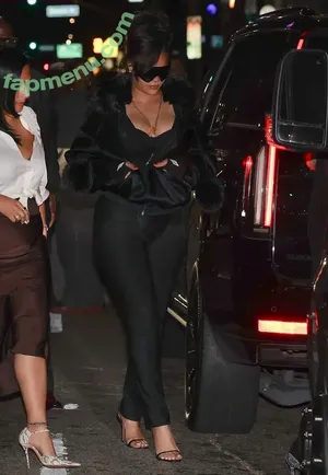 Rihanna / badgalriri nude photo #4746