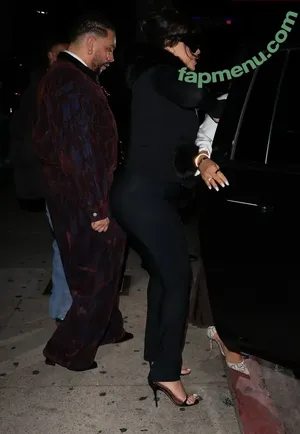 Rihanna / badgalriri nude photo #4765