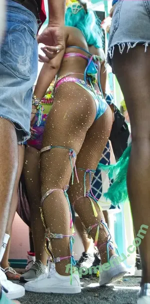 Rihanna / badgalriri nude photo #4772