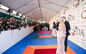 Rihanna / badgalriri nude photo #4782