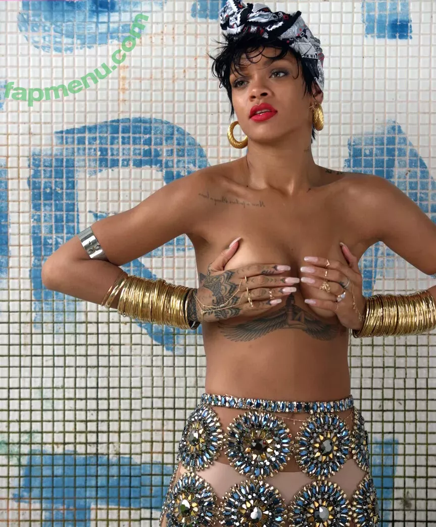 Rihanna nude photo #4001 (badgalriri)