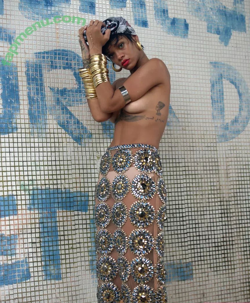 Rihanna nude photo #4016 (badgalriri)
