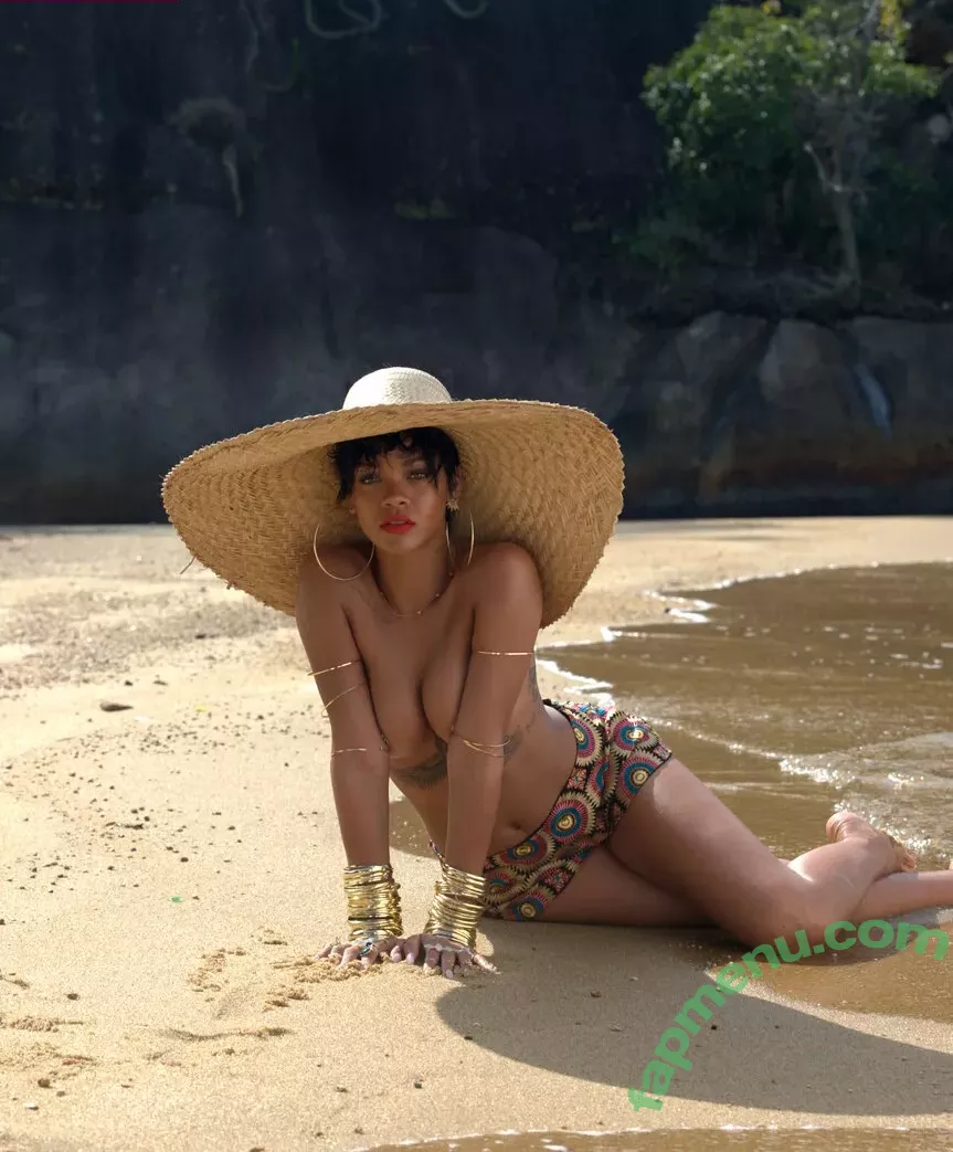 Rihanna nude photo #4021 (badgalriri)
