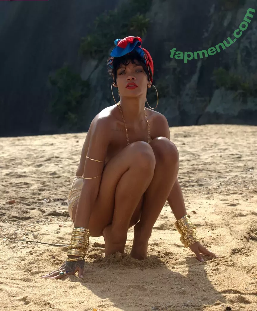 Rihanna nude photo #4030 (badgalriri)