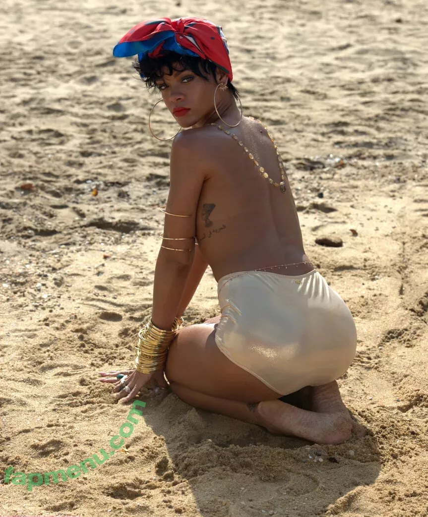 Rihanna nude photo #4038 (badgalriri)