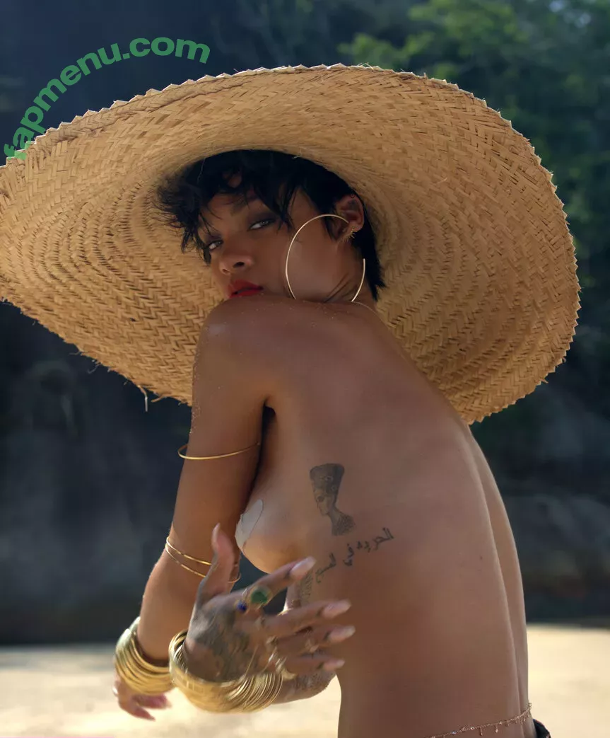 Rihanna nude photo #4046 (badgalriri)
