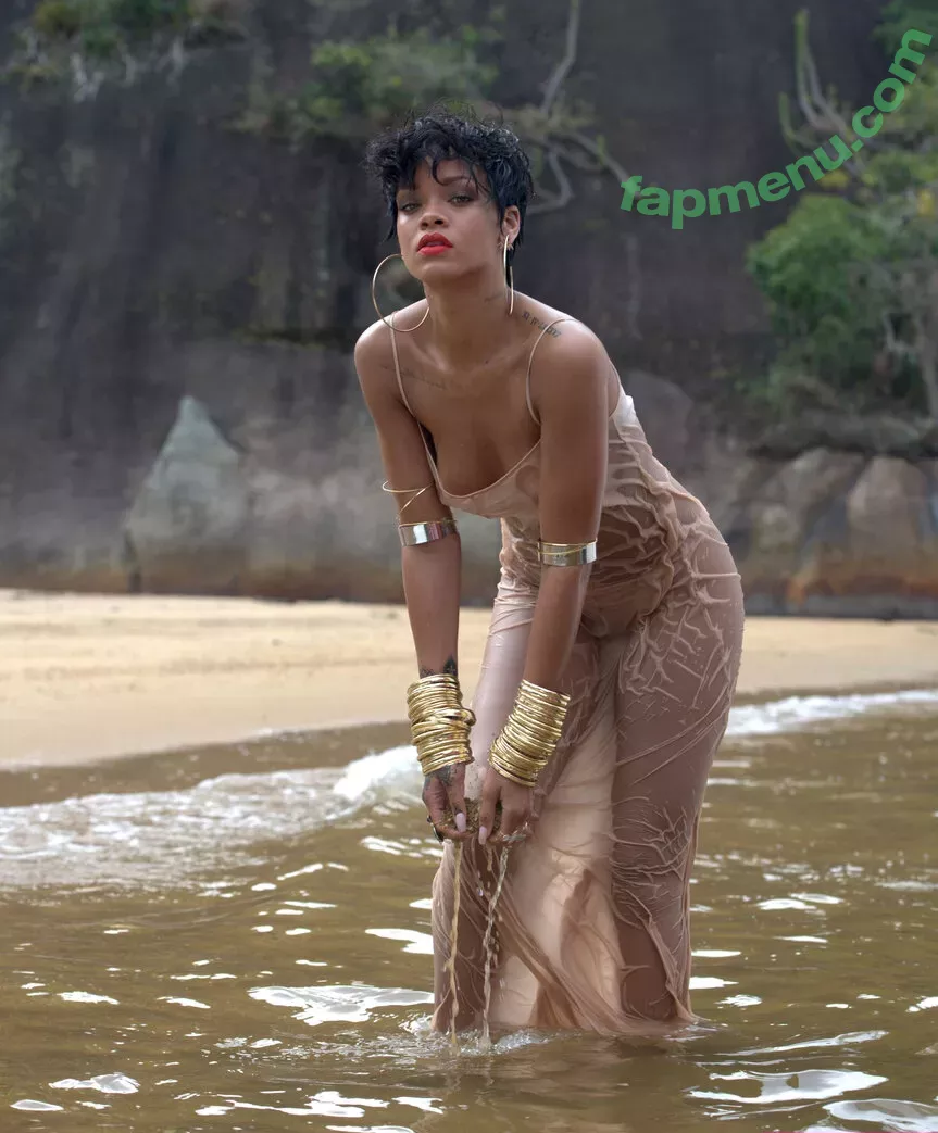 Rihanna nude photo #4049 (badgalriri)
