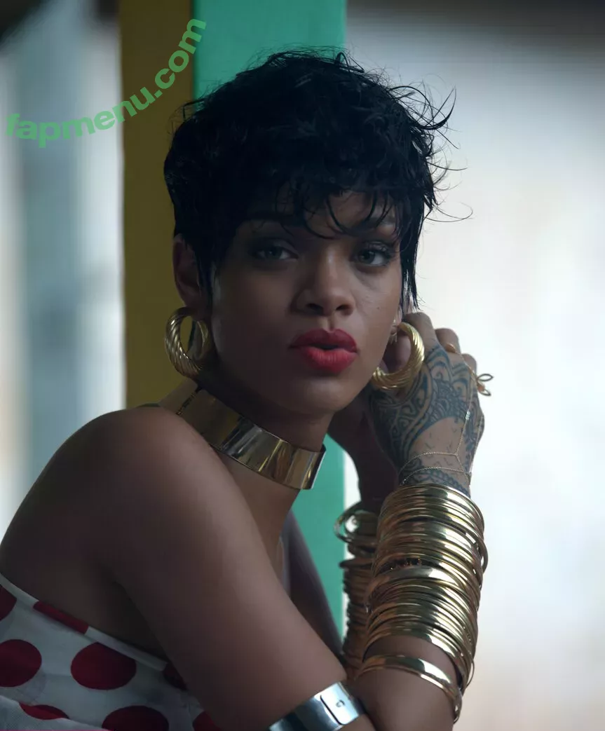Rihanna nude photo #4063 (badgalriri)