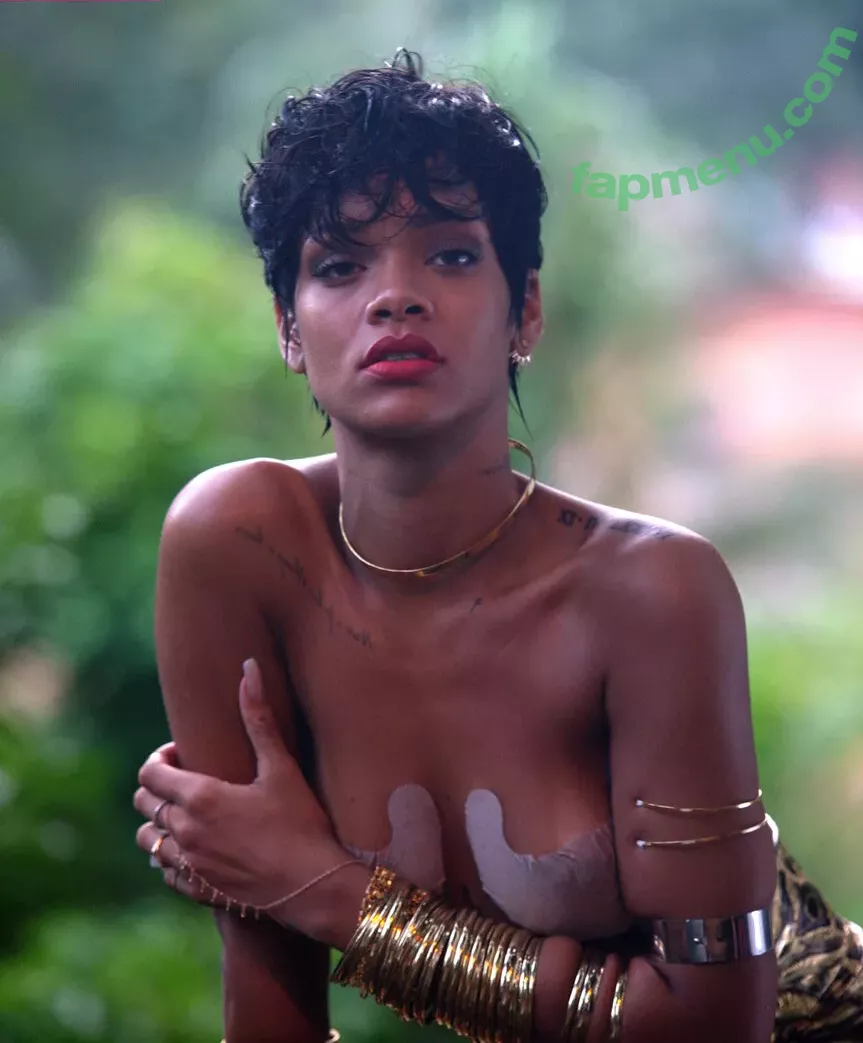 Rihanna nude photo #4076 (badgalriri)