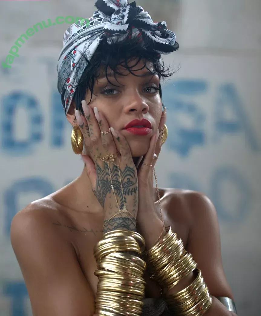 Rihanna nude photo #4091 (badgalriri)