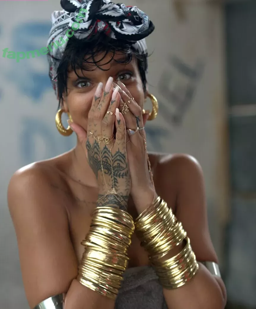 Rihanna nude photo #4094 (badgalriri)