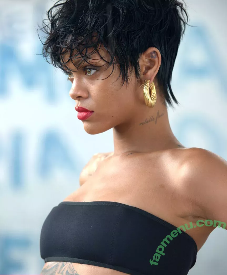 Rihanna nude photo #4102 (badgalriri)