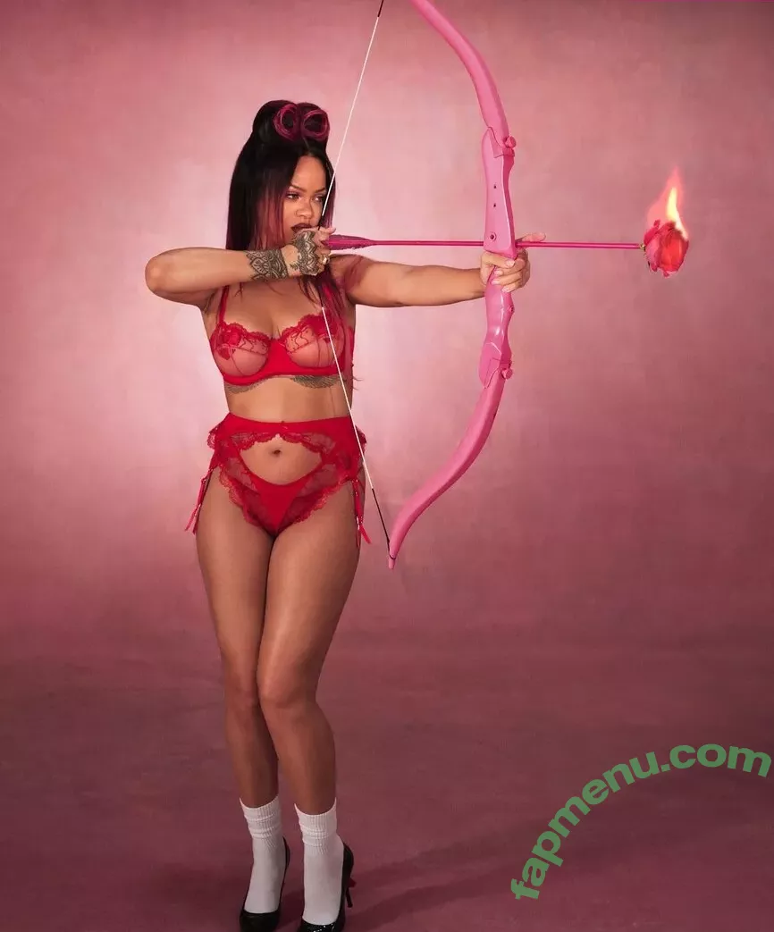 Rihanna nude photo #4110 (badgalriri)