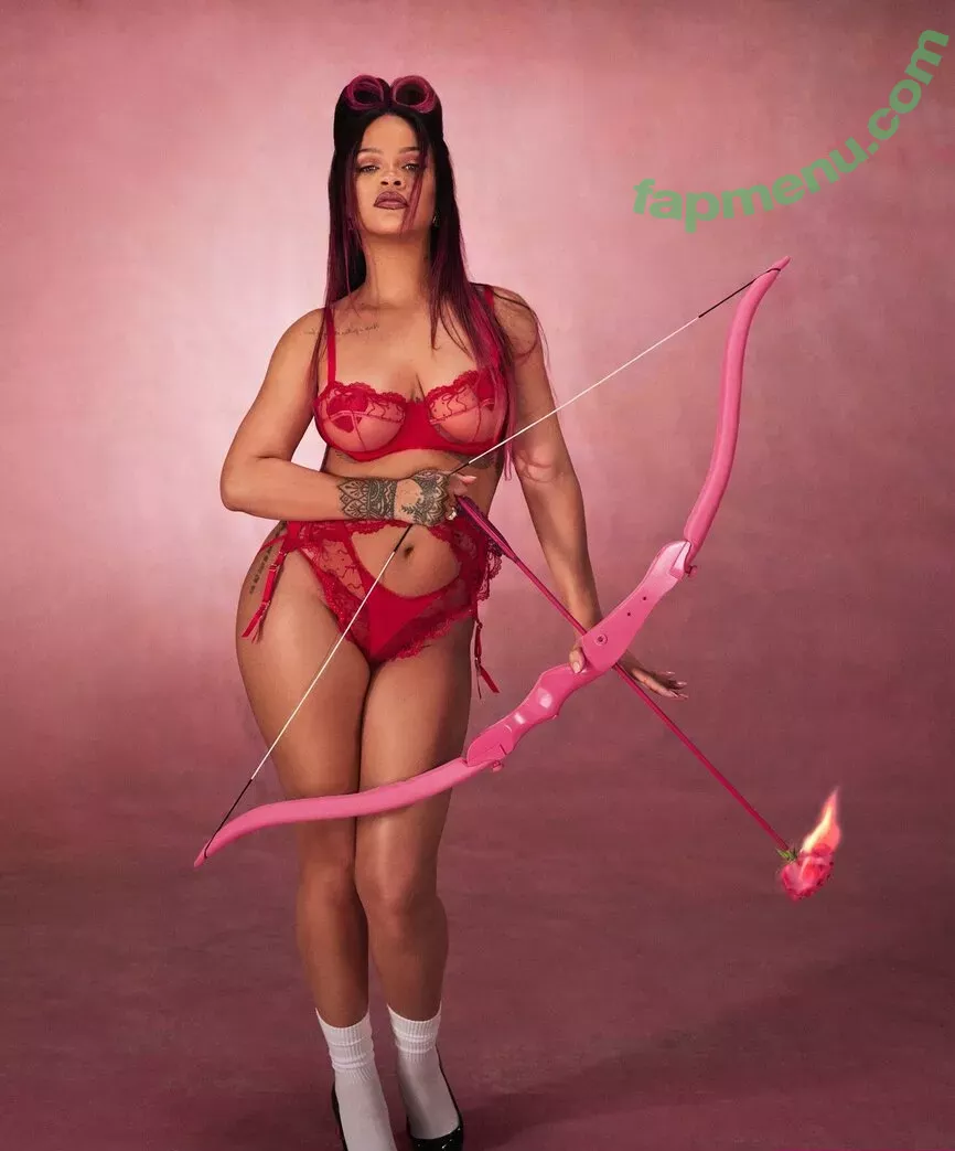 Rihanna nude photo #4116 (badgalriri)