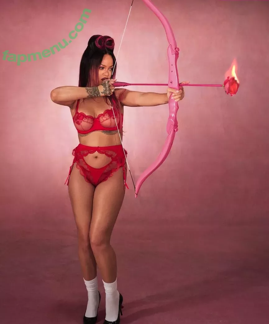 Rihanna nude photo #4117 (badgalriri)