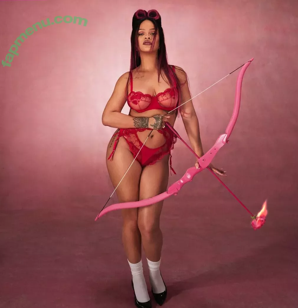 Rihanna nude photo #4118 (badgalriri)