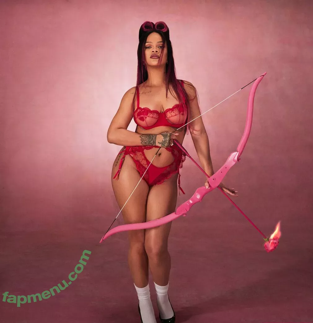 Rihanna nude photo #4120 (badgalriri)