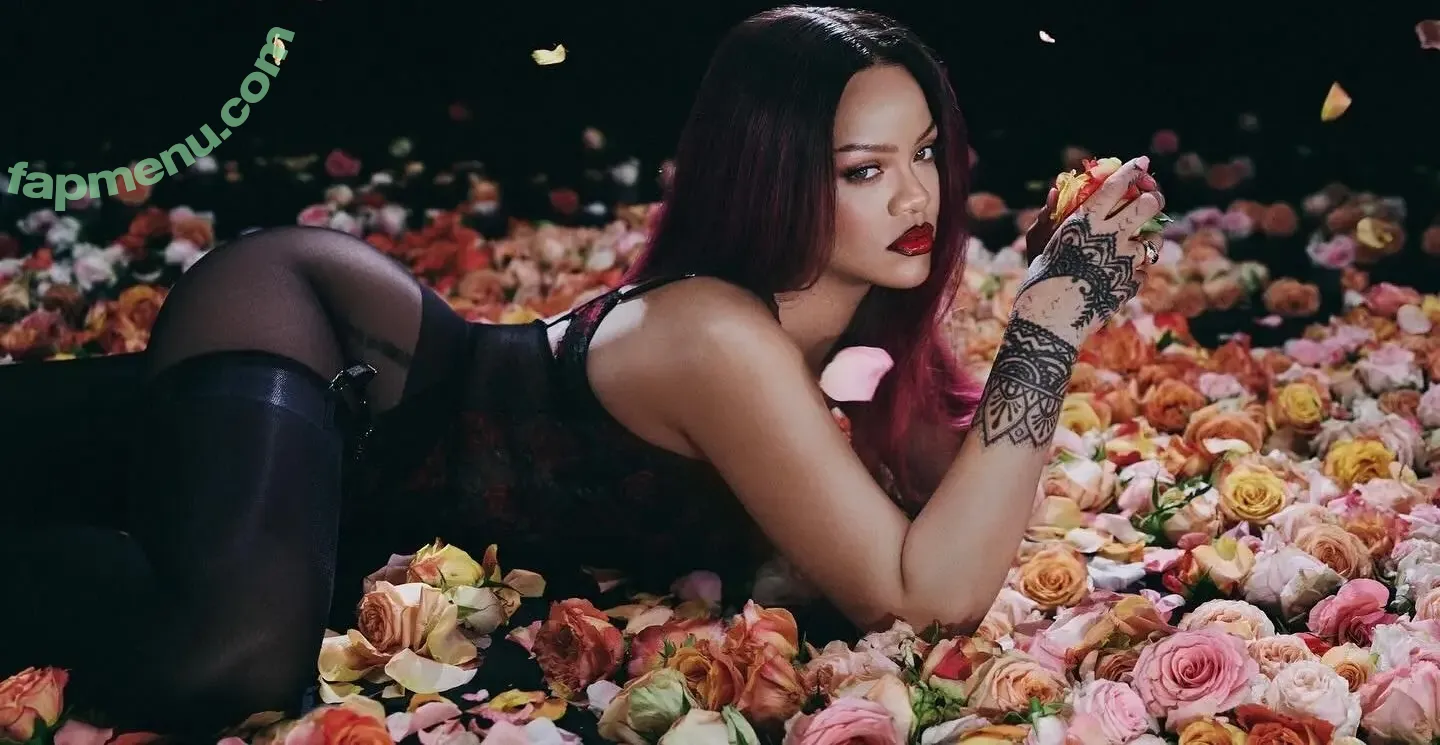 Rihanna nude photo #4146 (badgalriri)