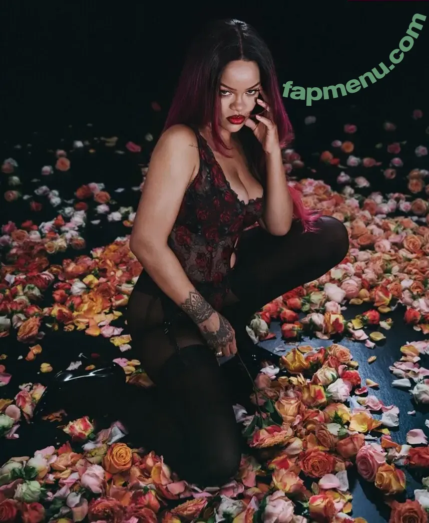 Rihanna nude photo #4151 (badgalriri)