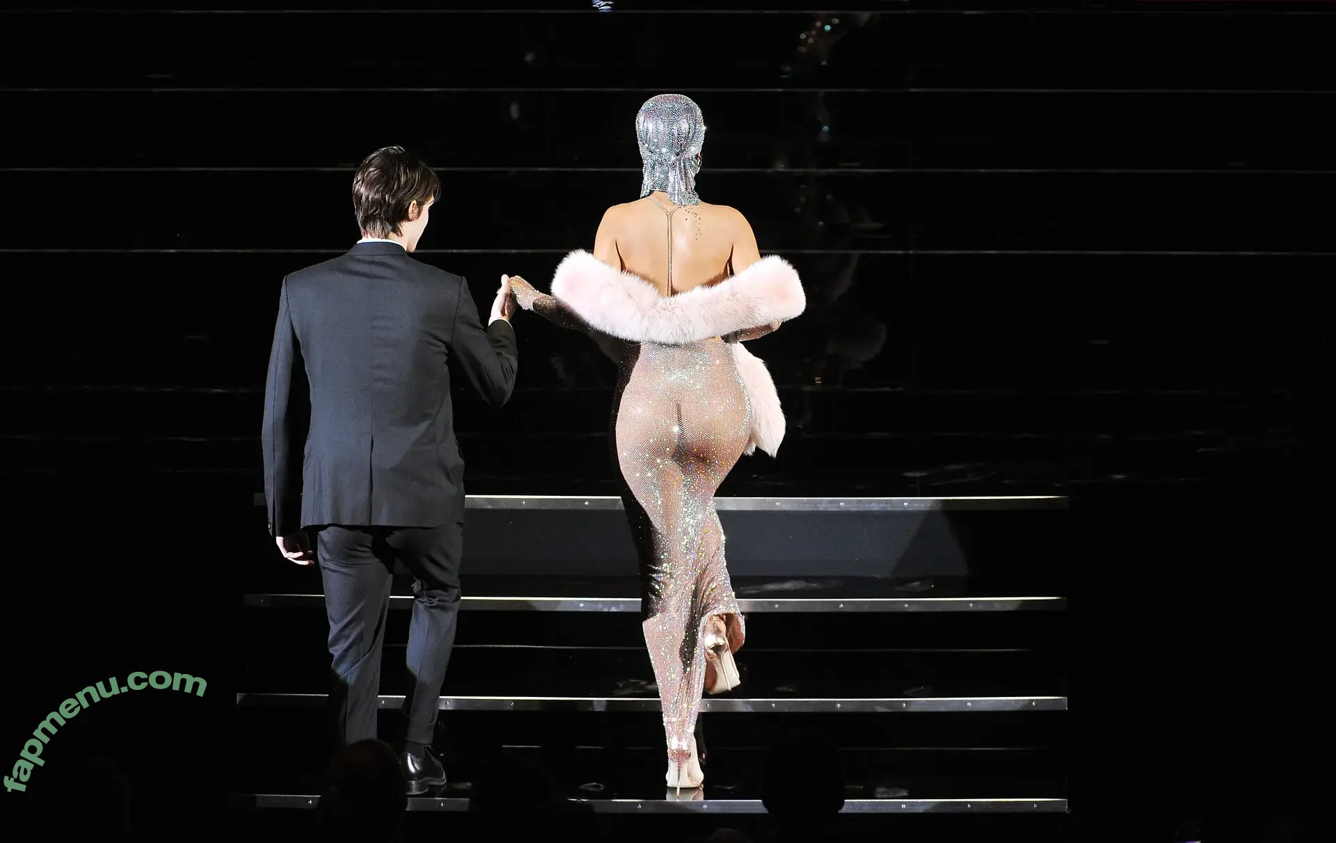 Rihanna nude photo #4163 (badgalriri)