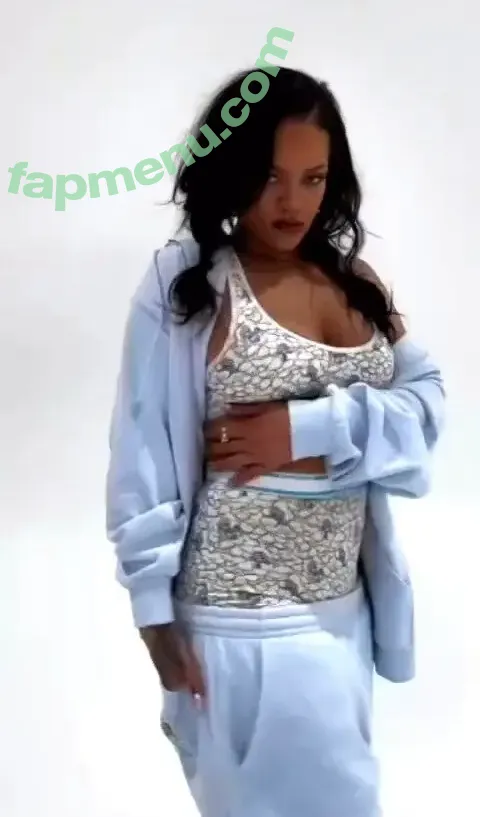 Rihanna nude photo #4167 (badgalriri)
