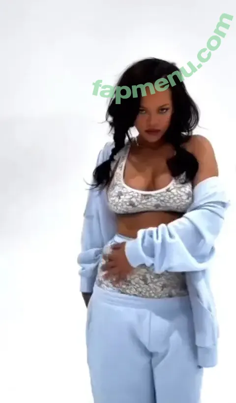 Rihanna nude photo #4168 (badgalriri)