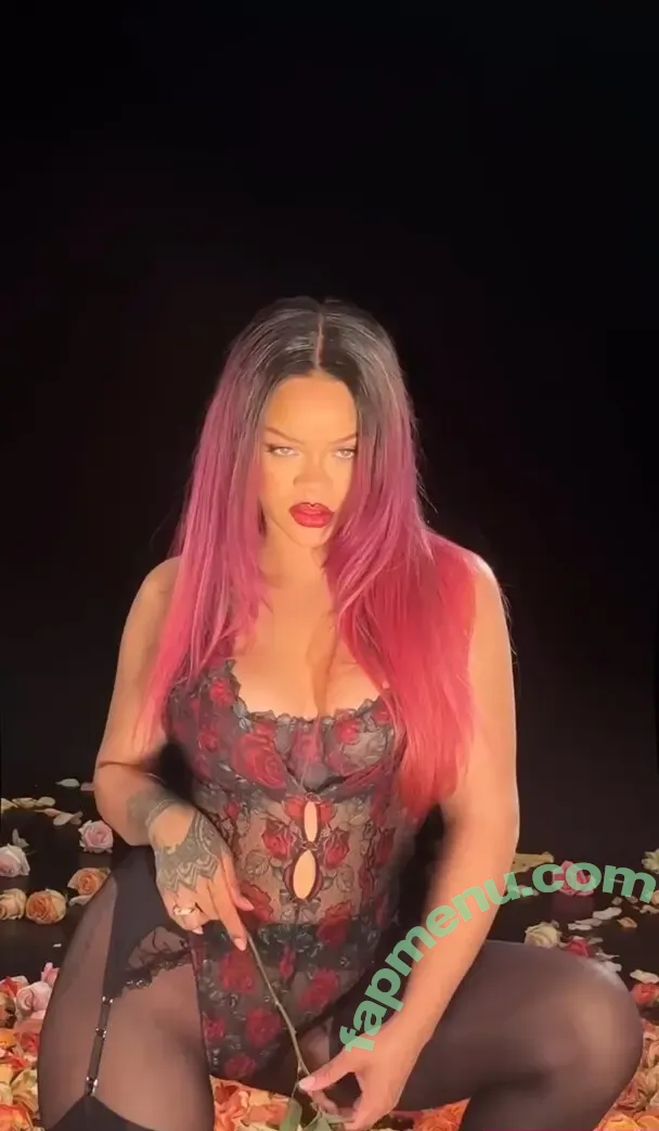 Rihanna nude photo #4203 (badgalriri)