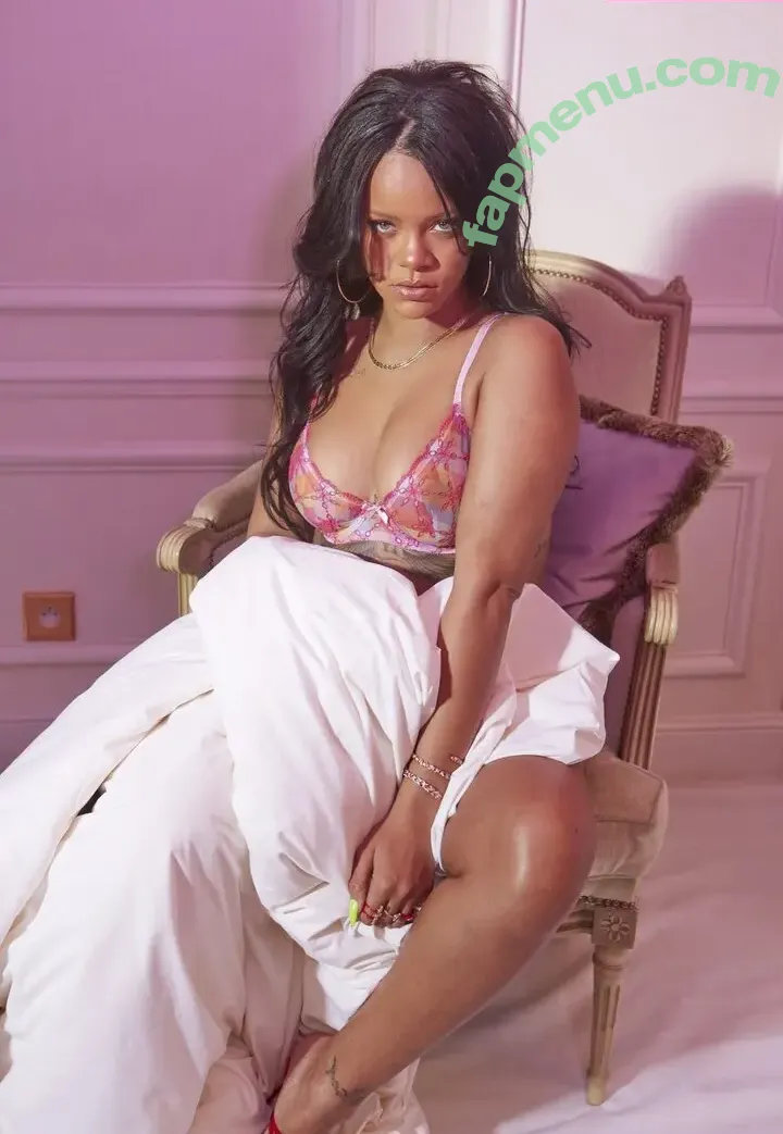 Rihanna nude photo #4469 (badgalriri)