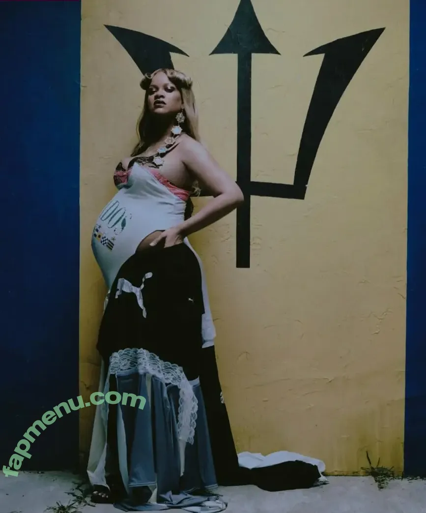 Rihanna nude photo #4646 (badgalriri)